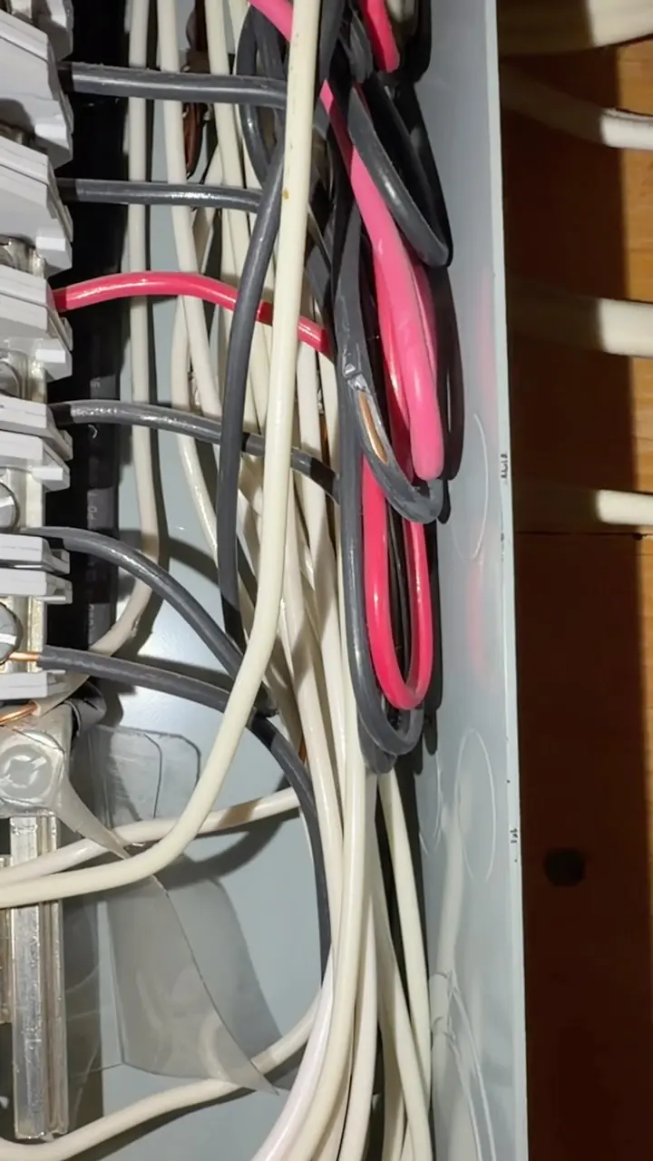 Always check your conductors before closing up!
#electricianlife #electricalcontractor #womenintrades #bluecollar #electrician