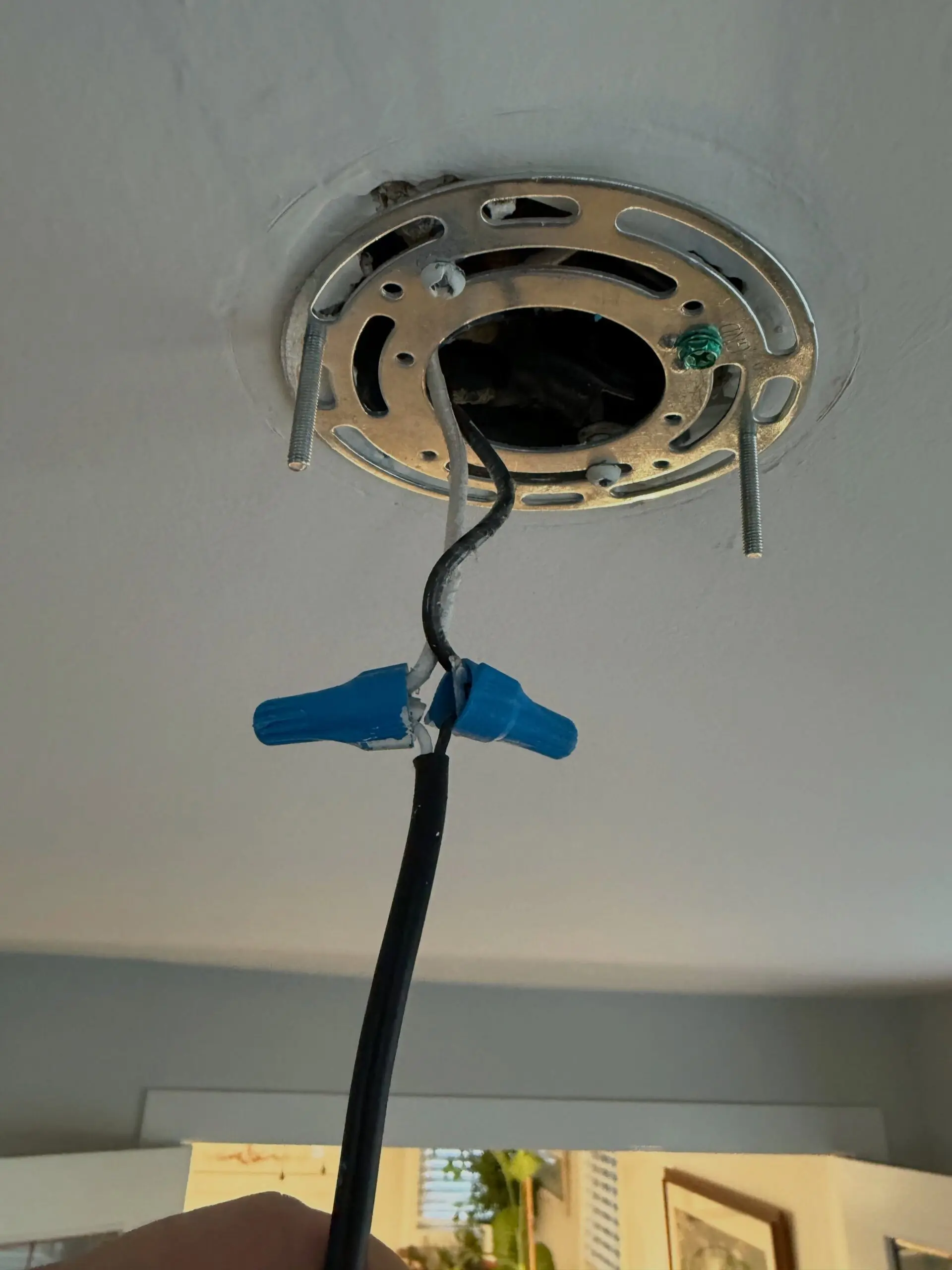 BREAKING NEWS:

You can actually strip your wires longer so they are easier to work with 😱

#electricalhacksandotherscrewups #electriciansofinstagram #bluecollar #electricalcontractor #electricalfails
