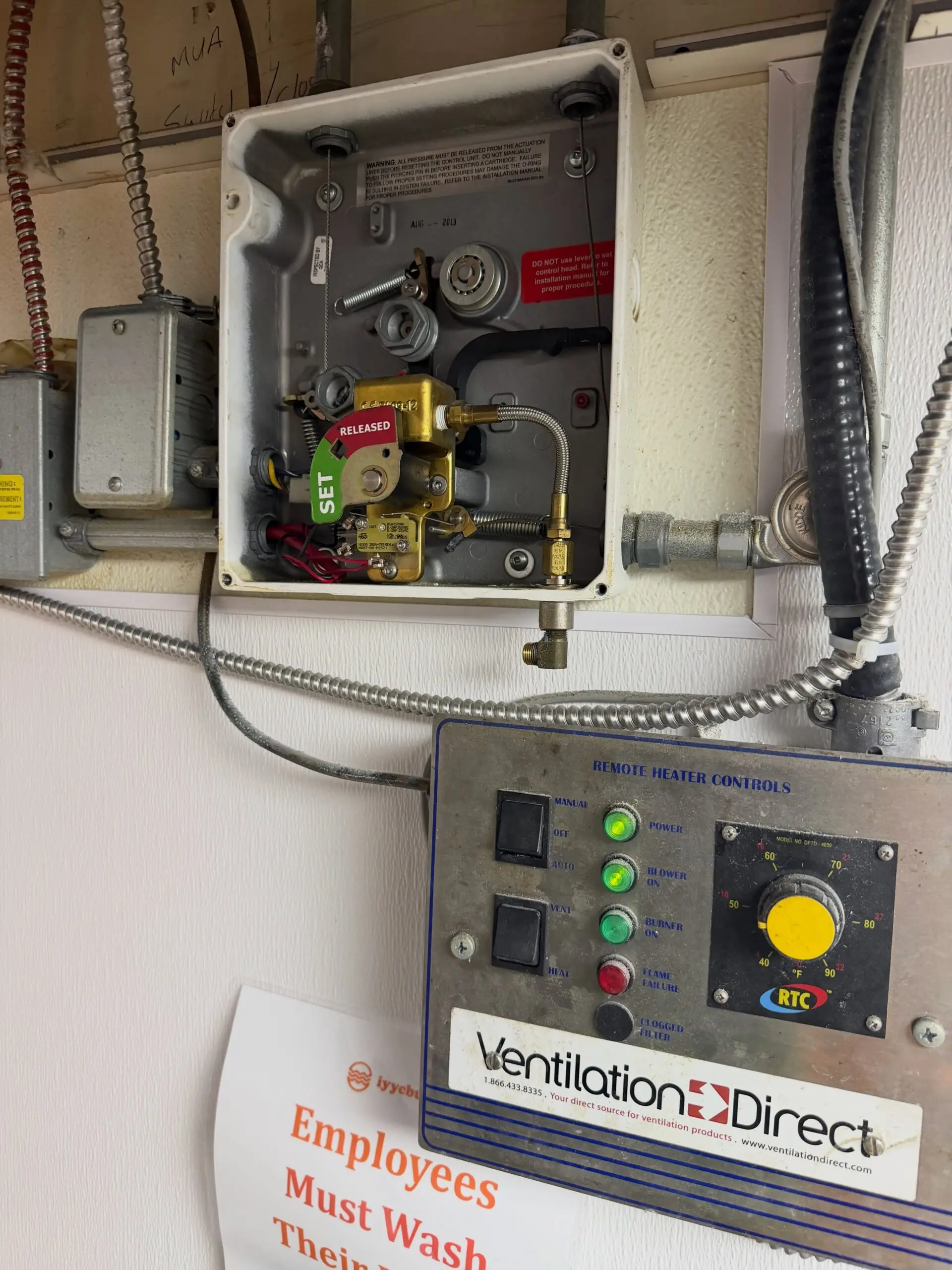 Is your kitchen up to code? This commercial kitchen fire suppression system had to be updated since it did not adhere to Alberta’s Fire Code. A quick fix for us and the customer!
#firesafety #firesupression #electrical #contractor #yycelectrician